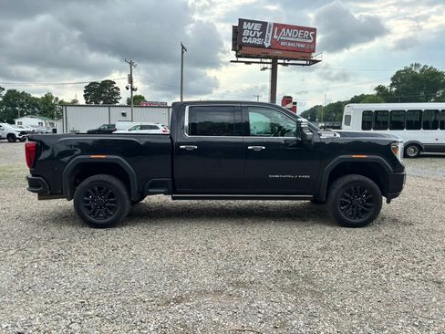 Used 2022 GMC Sierra 3500 Denali w/ Denali Black Diamond Edition AWD/4WD image 6