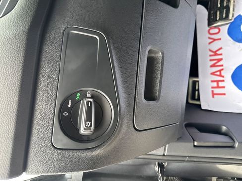 Used 2024 Volkswagen Tiguan SE R-Line image 31