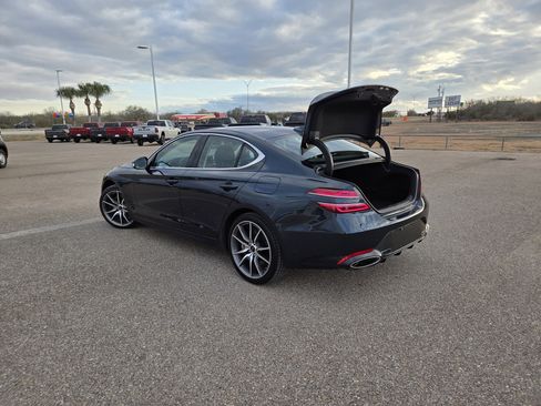 Used 2025 Genesis G70 2.5T image 23