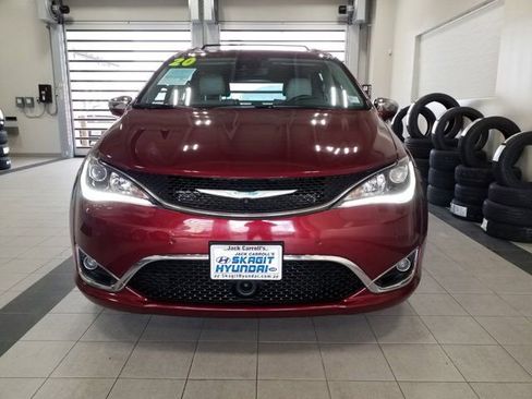 Used 2020 Chrysler Pacifica Limited w/ Advanced Safetytec Group image 18