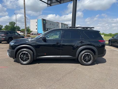 Used 2024 Nissan Pathfinder Rock Creek AWD/4WD image 5