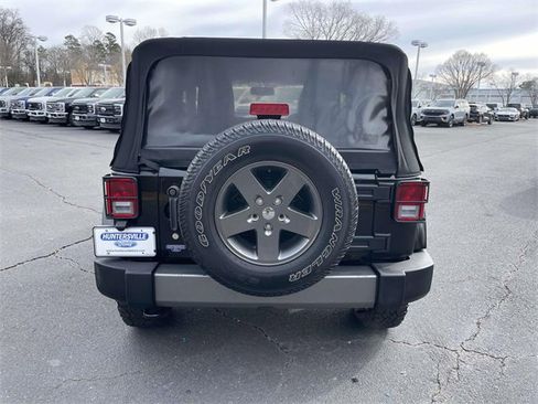 Used 2015 Jeep Wrangler Sport image 5