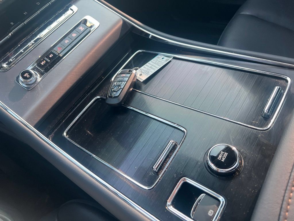 Used 2026 Lincoln Aviator AWD image 18