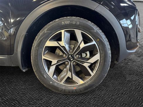 Used 2022 Kia Sportage EX image 11