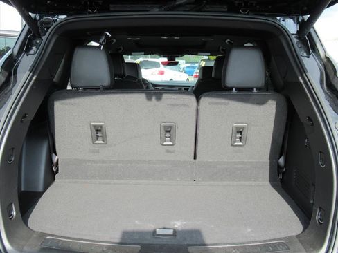 Used 2024 Buick Enclave Avenir w/ Avenir Technology Package image 35