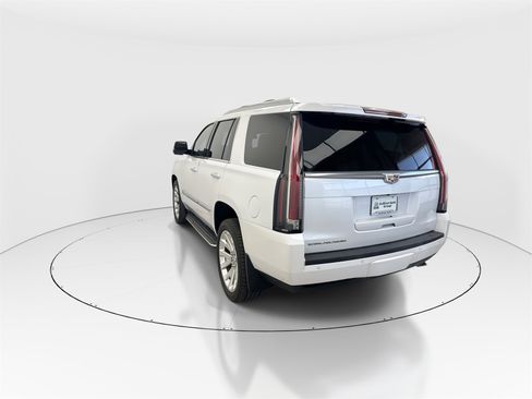 Used 2016 Cadillac Escalade Luxury image 6