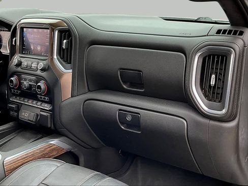 Used 2019 Chevrolet Silverado 1500 High Country w/ Technology Package AWD/4WD image 18