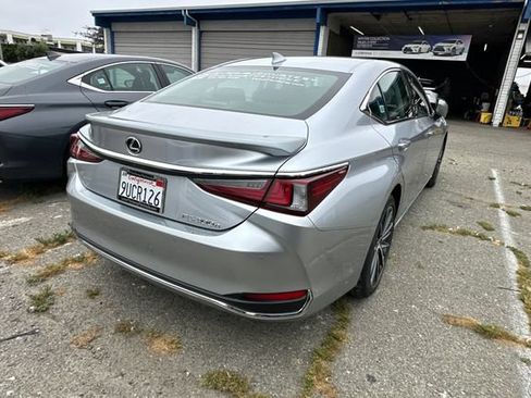 Used 2025 Lexus ES 300h w/ Premium Package FWD image 5