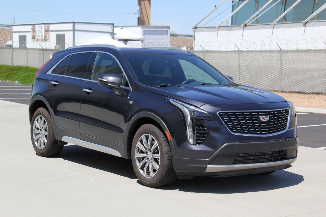 Used 2022 Cadillac XT4 Premium Luxury w/ Driver Awareness Package FWD image 3