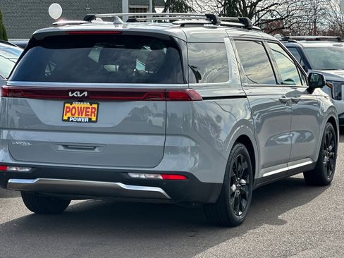 Used 2023 Kia Carnival SX Prestige image 4