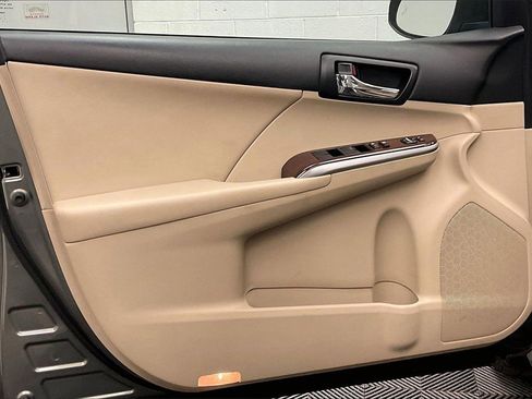 Used 2012 Toyota Camry XLE image 23
