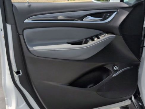 Used 2019 Buick Enclave Essence FWD image 24