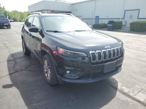 Used 2019 Jeep Cherokee Latitude Plus w/ Comfort/Convenience Group AWD/4WD image 2