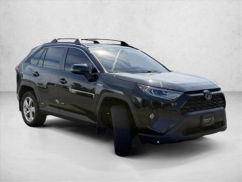 Used 2021 Toyota RAV4 XLE Premium AWD/4WD image 3