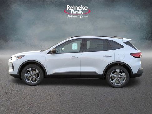 New 2025 Ford Escape ST-Line w/ Tech Pack #1 image 9