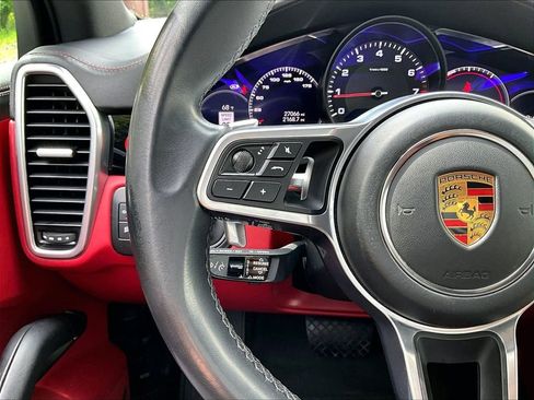 Certified 2023 Porsche Cayenne Platinum Edition AWD/4WD image 23