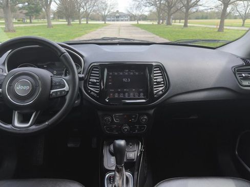Used 2021 Jeep Compass Limited AWD/4WD image 4