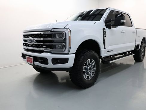 Used 2024 Ford F250 Lariat w/ FX4 Off-Road Package image 57