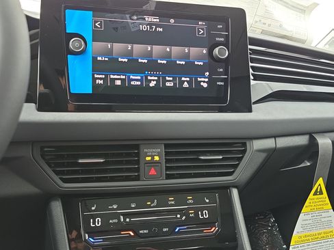 New 2026 Volkswagen Jetta SE FWD image 19