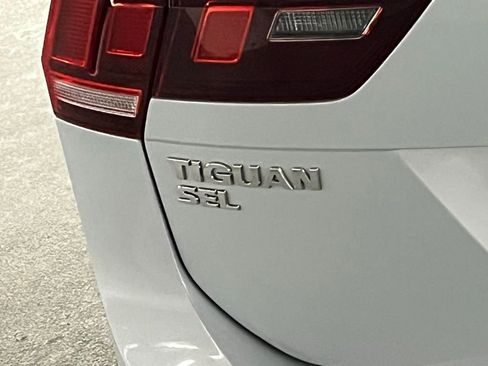 Used 2018 Volkswagen Tiguan SEL image 35