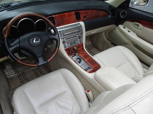 Used 2007 Lexus SC 430 Convertible w/ Preferred Accessory Pkg RWD image 13
