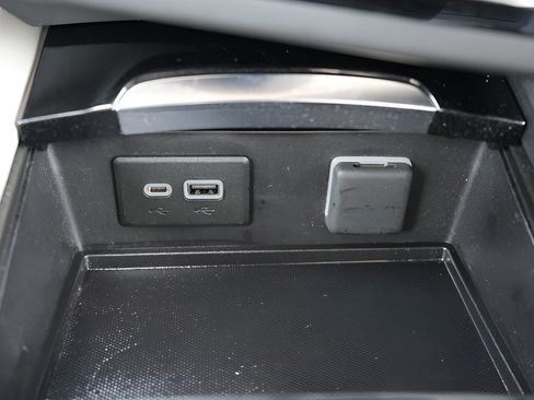 Used 2023 Buick Envision Preferred AWD/4WD image 34