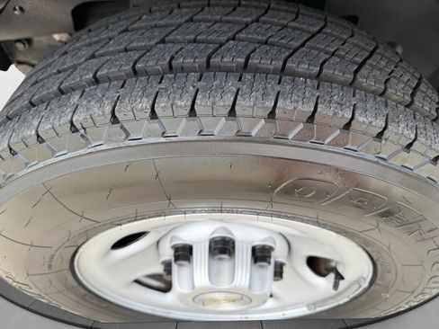 Used 2021 Chevrolet Express 2500 w/ Driver Convenience Package image 17