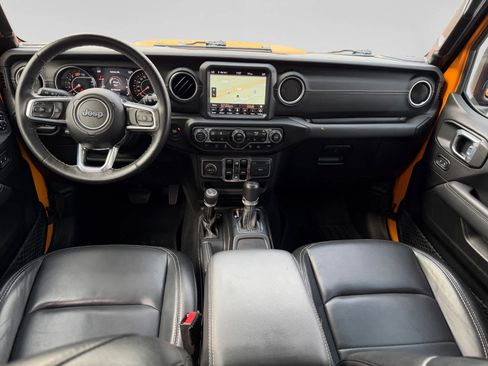 Used 2021 Jeep Wrangler Unlimited Sahara w/ Uconnect 4C Nav & Sound Group AWD/4WD image 17