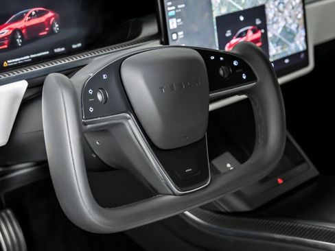 Used 2022 Tesla Model S Plaid AWD/4WD image 19