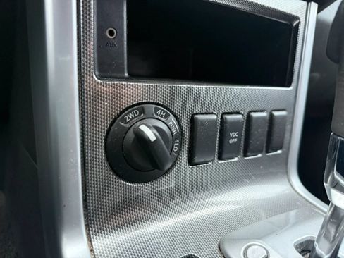 Used 2010 Nissan Pathfinder SE AWD/4WD image 12