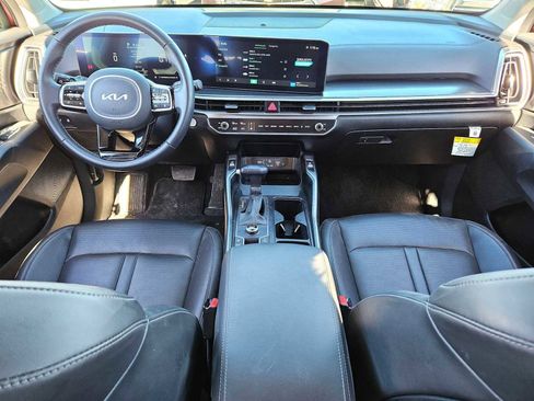 Certified 2024 Kia Sorento EX w/ Panoramic Sunroof Package image 14
