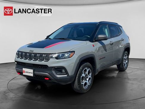 Used 2022 Jeep Compass Trailhawk image 3