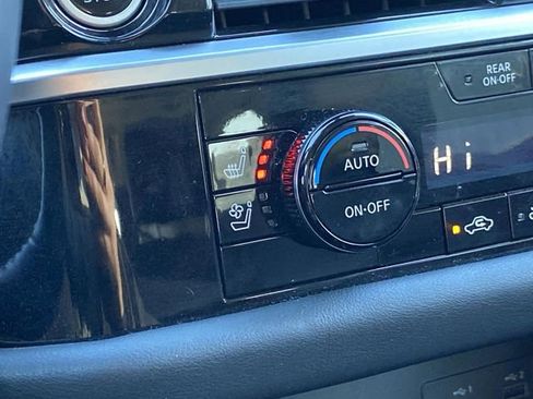 Used 2024 Nissan Pathfinder Platinum image 8