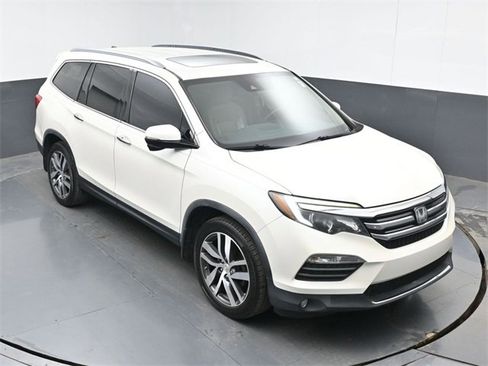 Used 2017 Honda Pilot Touring image 36
