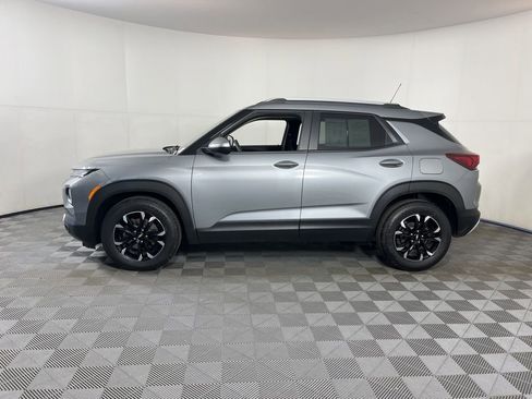 Used 2023 Chevrolet TrailBlazer LT image 2