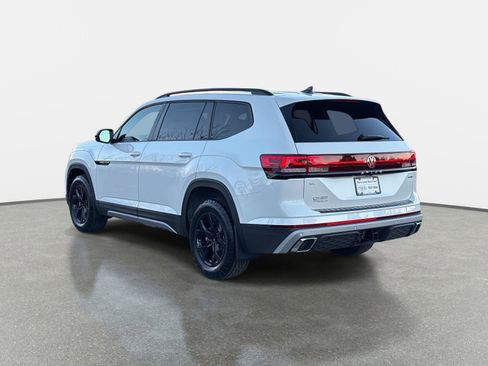 New 2026 Volkswagen Atlas Peak Edition image 7