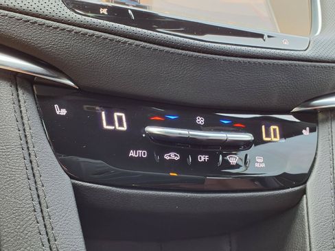 Used 2024 Cadillac XT5 Sportv w/ Technology Package AWD/4WD image 7