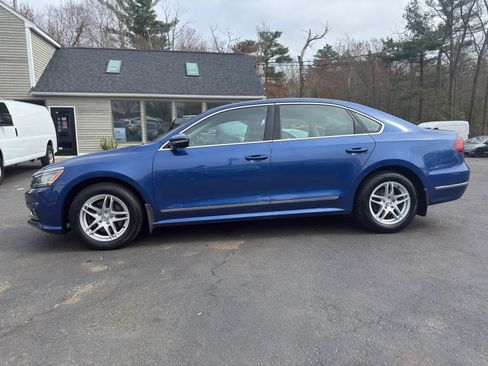 Used 2017 Volkswagen Passat 1.8T SE FWD image 4