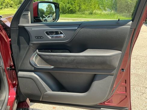 Used 2025 INFINITI QX80 Sensory AWD/4WD image 17