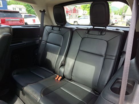 Used 2024 Lincoln Aviator AWD w/ Premium Package image 10