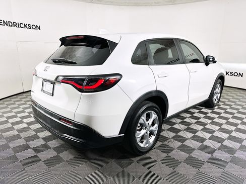 Used 2023 Honda HR-V LX image 3