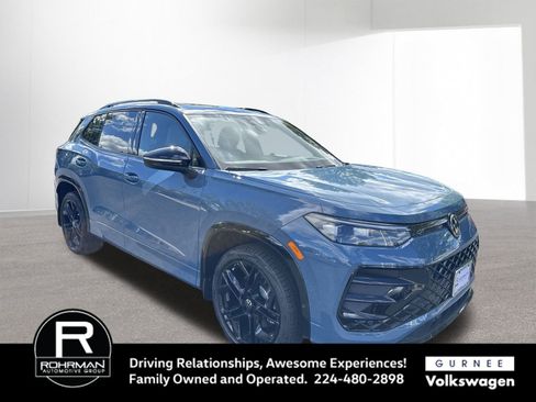 New 2025 Volkswagen Tiguan SE R-Line image 2