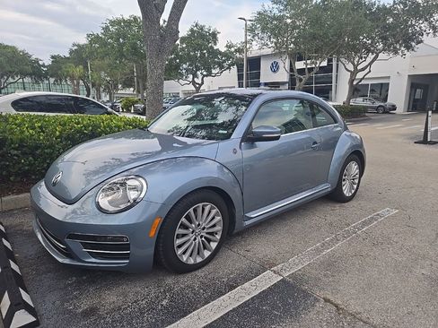 Used 2019 Volkswagen Beetle 2.0T SE FWD image 5