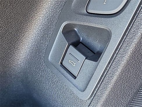 Certified 2025 Audi Q3 2.0T Premium w/ Convenience Package image 26