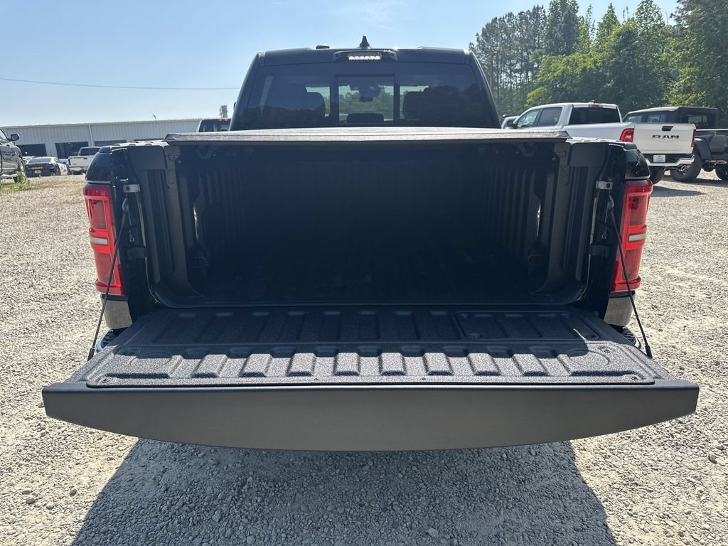 Used 2025 RAM 1500 Limited AWD/4WD image 19