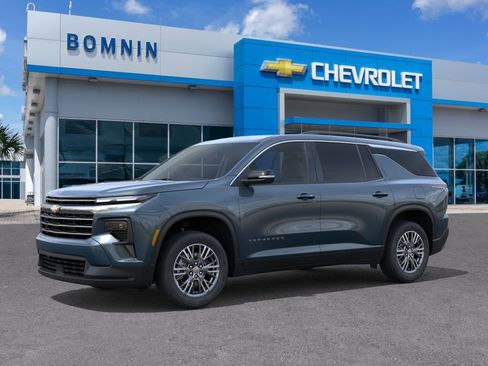 New 2026 Chevrolet Traverse LT FWD image 3