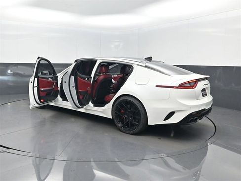 Used 2020 Kia Stinger GT2 image 43
