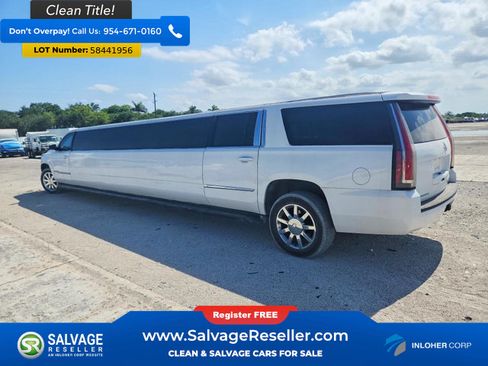Used 2015 Chevrolet Suburban LT RWD image 3