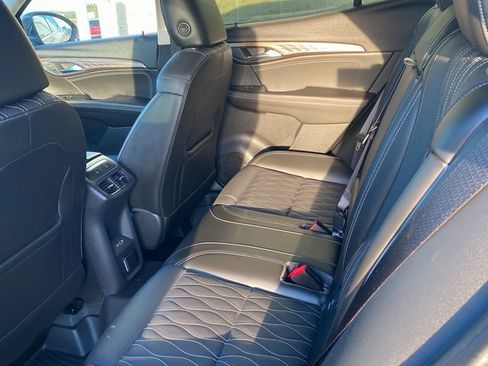 Used 2022 Buick Envision Avenir w/ Technology Package II image 13