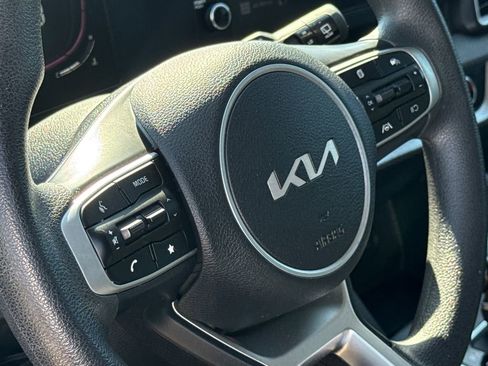 Used 2023 Kia Sportage LX FWD image 29